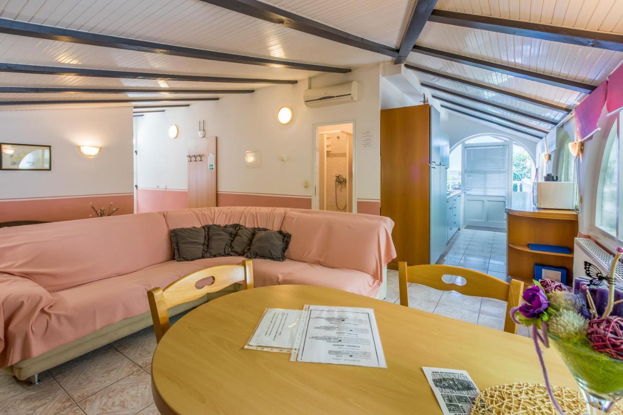 קריקווניצה Apartmani Visnja מראה חיצוני תמונה